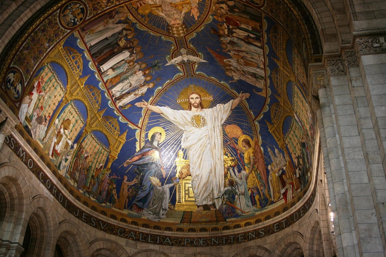 Jesus Christ crowned as King of Kings