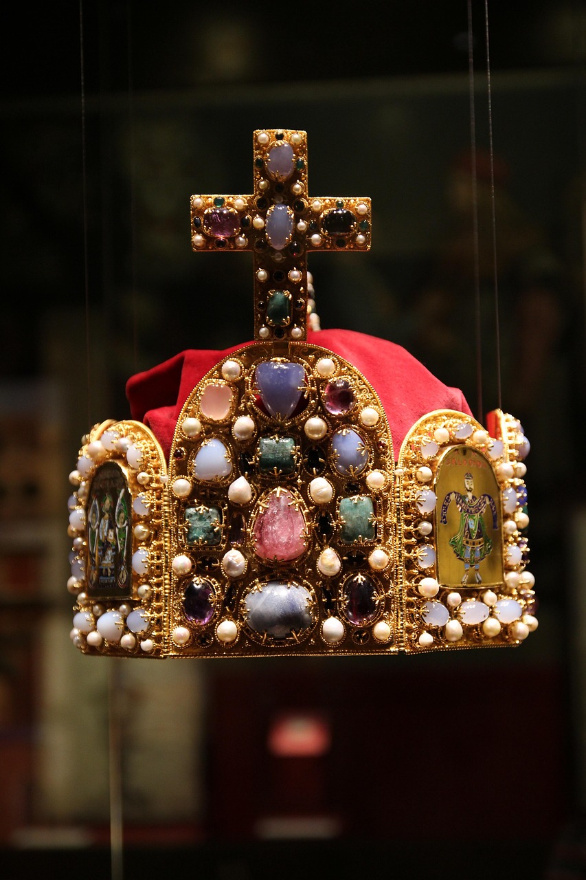 Crown symbolizing the eternal throne promised to David